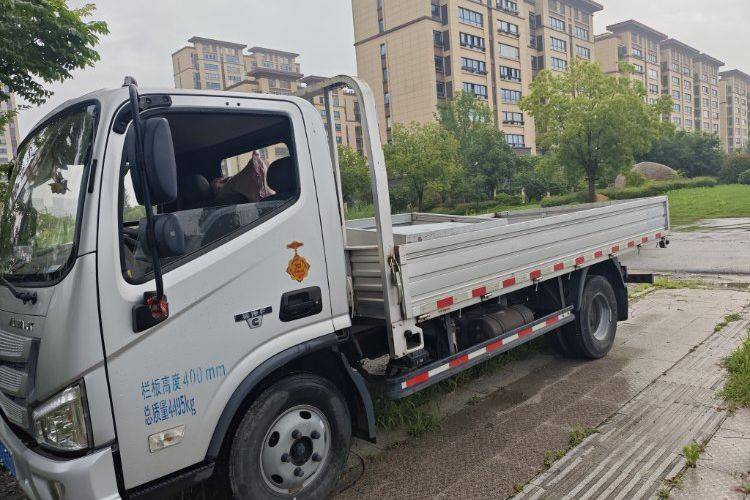 二手福田欧马可 131马力 载货车
