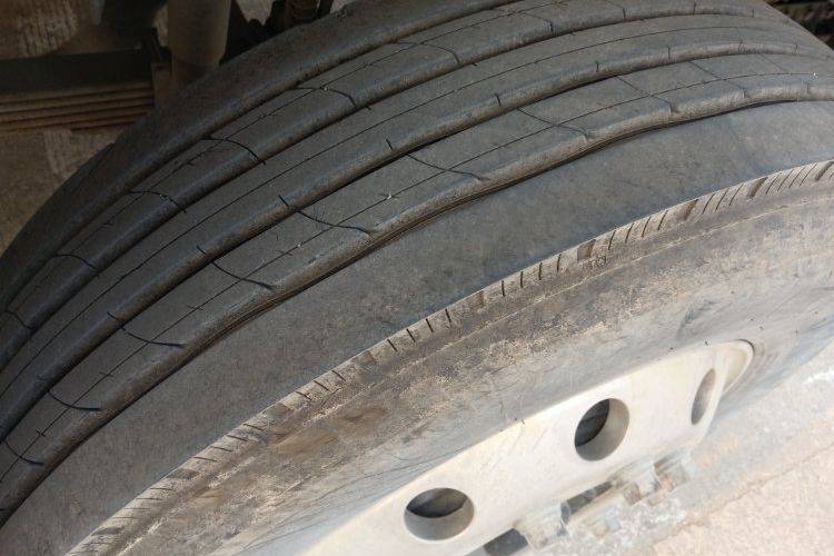 二手东风商用车 245马力 载货车