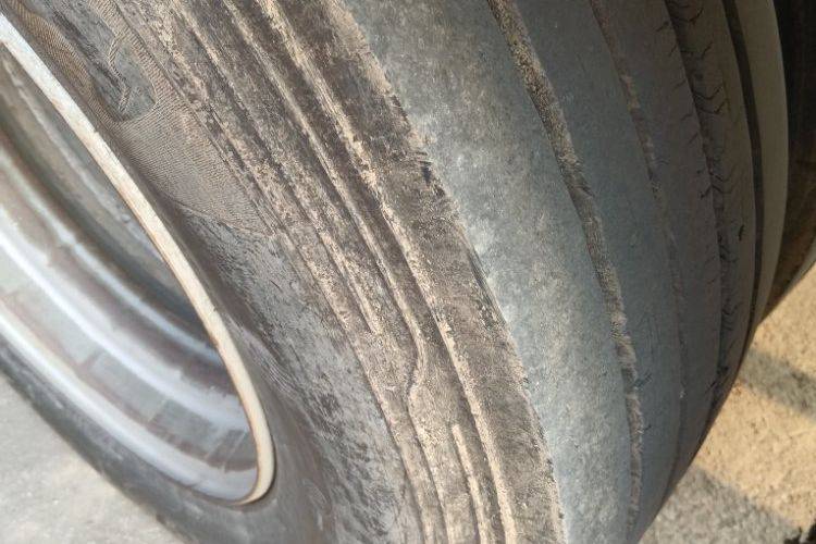 二手东风商用车 245马力 载货车