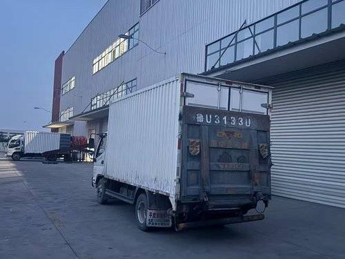 福田时代领航 143马力 载货车