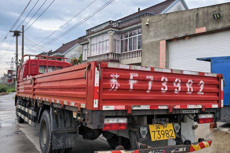 二手东风多利卡 170马力 载货车