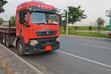 二手中国重汽 HOWO TX7重卡 460马力 6X4 牵引车(国六)(速比3.7)(国六) 双驱 曼二手牵引车 黄牌图片
