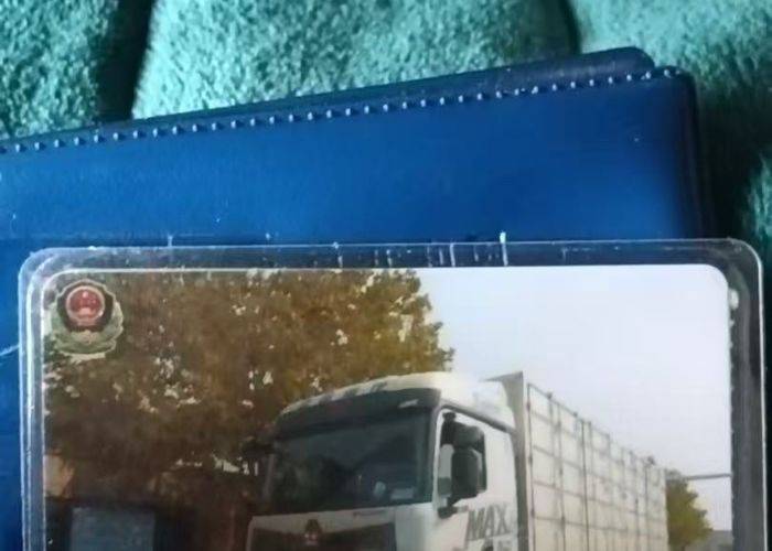 二手重汽豪沃(HOWO) 350马力 载货车
