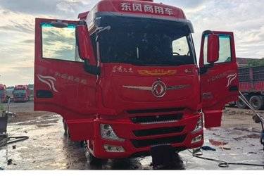 二手  东风康明斯二手牵引车图片