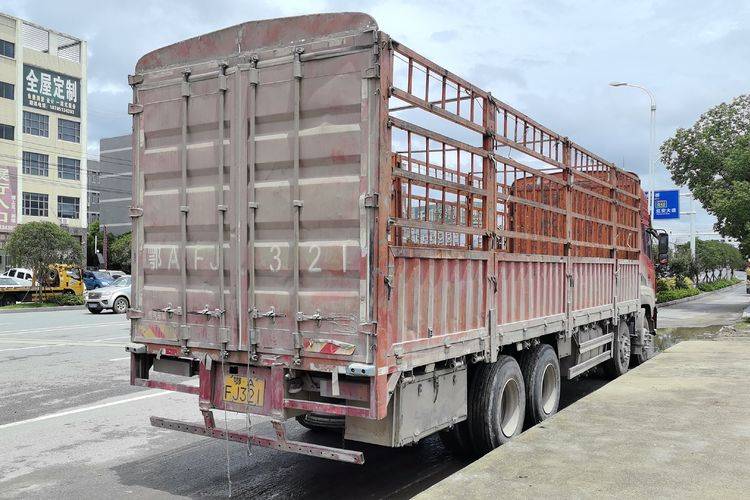 二手东风商用车 315马力 载货车