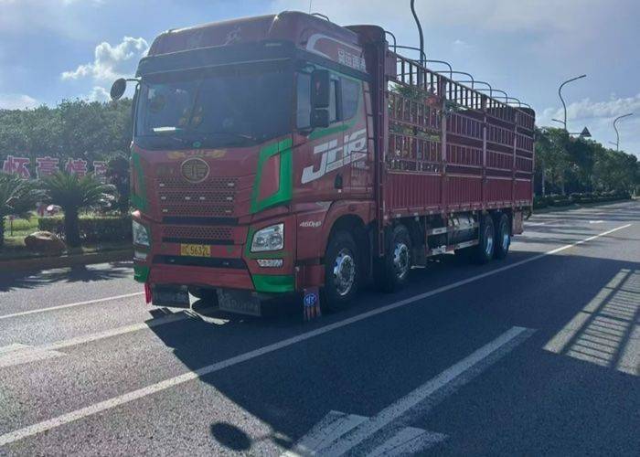 二手青岛解放 460马力 载货车