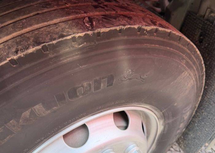二手青岛解放 460马力 载货车