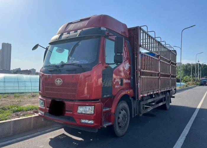 二手一汽解放 240马力 载货车