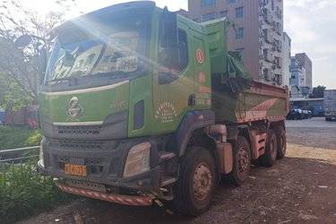 二手东风柳汽 乘龙H5 330马力 8X4 5.6米自卸车(玉柴)(国六) 前四后八 玉柴二手自卸车 黄牌图片