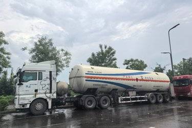 二手中国重汽 汕德卡SITRAK G7重卡 440马力 6X4 LNG危险品牵引车(国六) 双驱 曼二手牵引车 黄牌