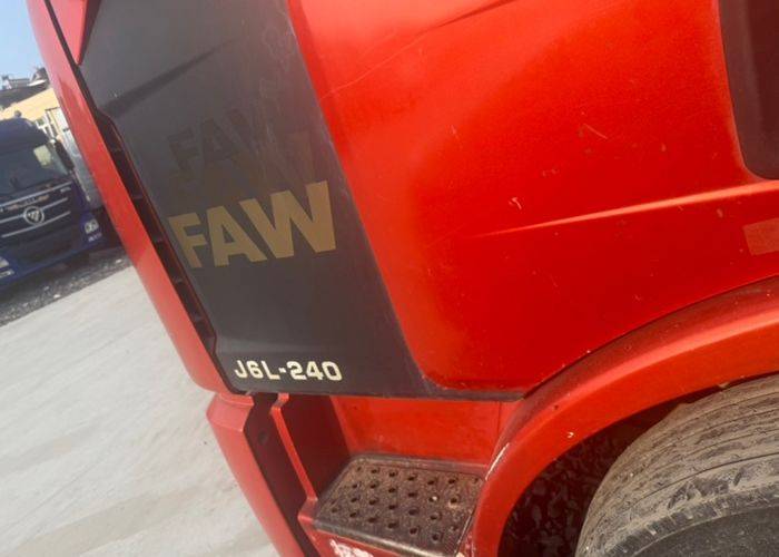 二手一汽解放 240马力 载货车
