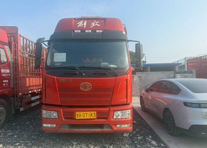 二手一汽解放 240马力 载货车