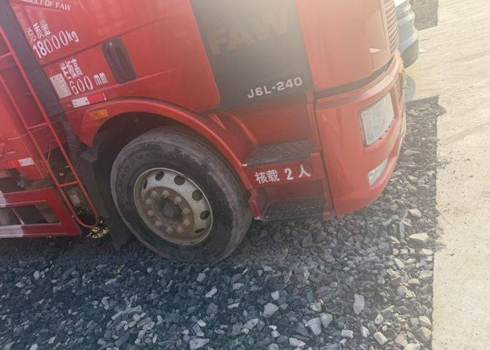 二手一汽解放 240马力 载货车