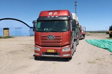 二手一汽解放 新J6P重卡 质惠版 420马力 6X4牵引车(国五) 双驱 锡柴二手牵引车 黄牌