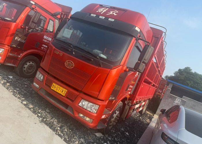 二手一汽解放 240马力 载货车