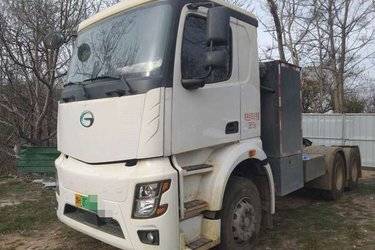 二手广汽日野 700智臻重卡 560马力 6X4牵引车(国六) 双驱 扬柴二手牵引车 黄牌图片