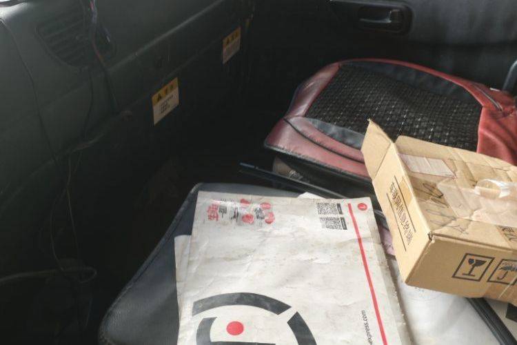 大运重卡 270马力 自卸车