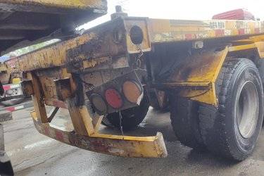 二手米x米 3轴 集装箱式半挂车