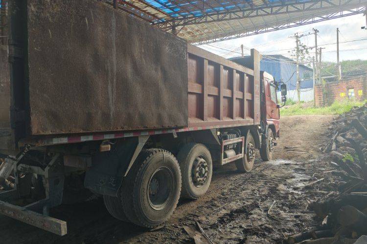 大运重卡 270马力 自卸车