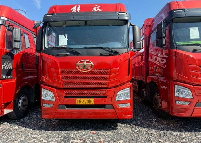 二手青岛解放 520马力 载货车