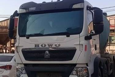 二手中国重汽 HOWO TX5 340马力 8X4 7.9方混凝土搅拌车(润宇达牌)(国五) 前四后八 中国重汽二手搅拌车