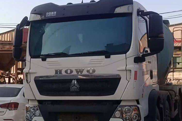 二手重汽豪沃(HOWO) 340马力 搅拌车