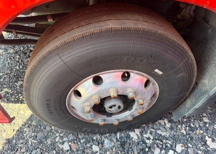 二手青岛解放 520马力 载货车
