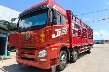 二手青岛解放 JH6重卡 领航版2.0 290马力 6X2 9.4米厢式载货车(国六) 单桥 锡柴二手载货车 黄牌图片