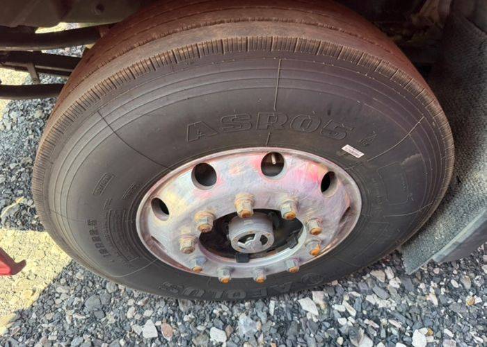 二手青岛解放 520马力 载货车