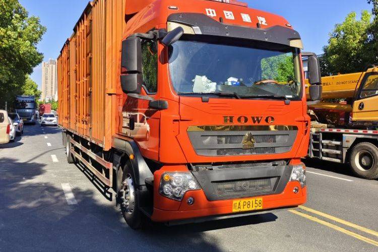 二手重汽豪沃(HOWO) 270马力 载货车