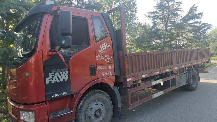 二手一汽解放 180马力 载货车