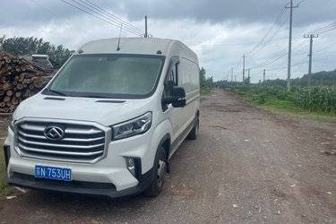 二手上汽大通 V90 VAN 2.0T 150马力 3座 后驱 双胎长轴封闭货车(国六)二手封闭货车后驱图片