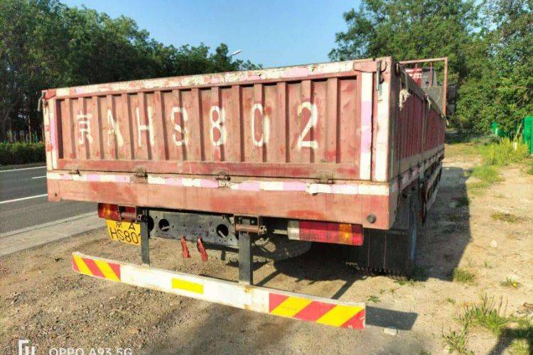 二手一汽解放 180马力 载货车