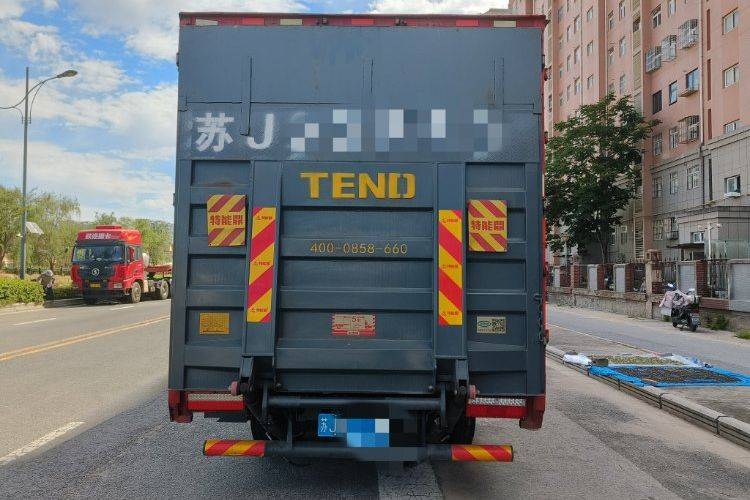 二手一汽解放轻卡 130马力 载货车