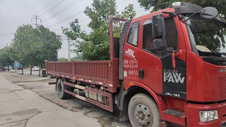 二手一汽解放 180马力 载货车