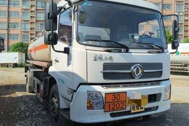 二手油罐车 东风商用车 东风天锦 190 8850 4X2图片