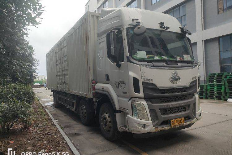 二手东风柳汽乘龙 240马力 载货车