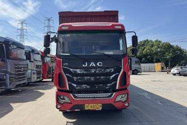 二手江淮 格尔发K5L中卡 220马力 4X2 7.8米厢式载货车(国五) 单桥 玉柴二手载货车 黄牌图片