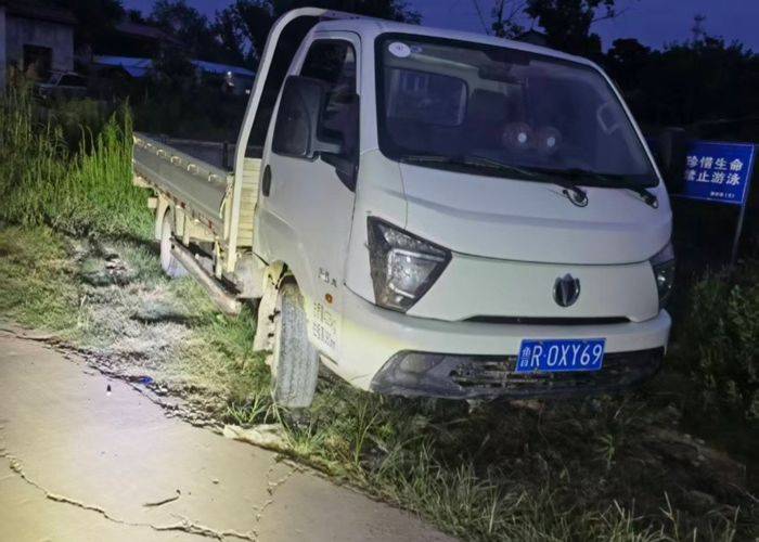 二手飞碟缔途 102马力 载货车