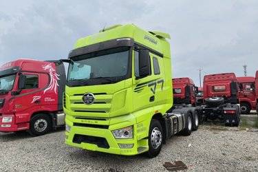 二手一汽解放 J7重卡 560马力 6X4 牵引车(国六)(液缓)(国六) 双驱 锡柴二手牵引车 黄牌