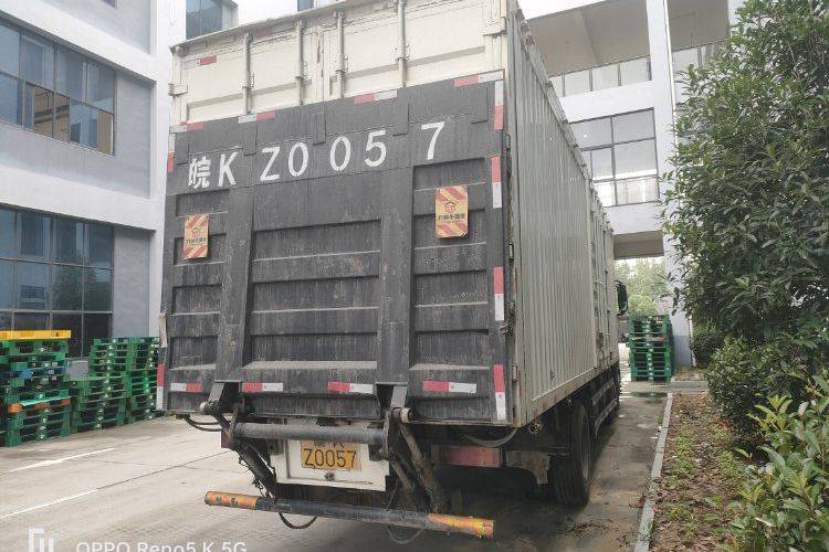 二手东风柳汽乘龙 240马力 载货车