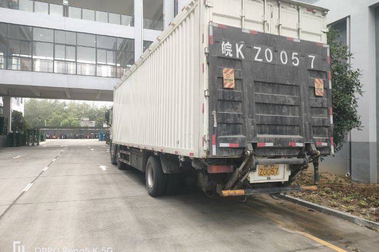 二手东风柳汽乘龙 240马力 载货车