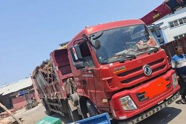 二手东风华神 D912 220马力 6X2 7.2米自卸车(国五) 前四后四 玉柴二手自卸车 黄牌图片