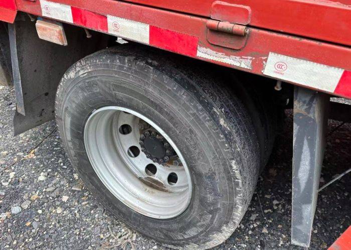 二手一汽解放 280马力 载货车