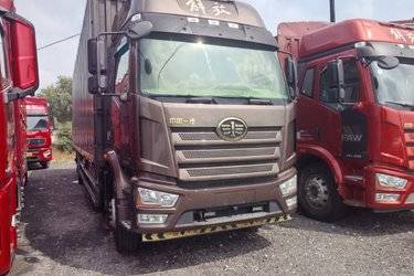 二手一汽解放 J6L 精英版 300马力 4X2 9.75米翼开启厢式载货车(国六) 单桥 锡柴二手载货车 黄牌图片