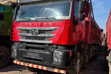 ���ֿ����������� ��ʨC500�ؿ� ���ذ� 520���� 8X4 8.3����ж��(����) ǰ�ĺ�� �Ϸƺ������ж�� ����