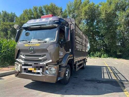 重汽豪瀚 240马力 载货车