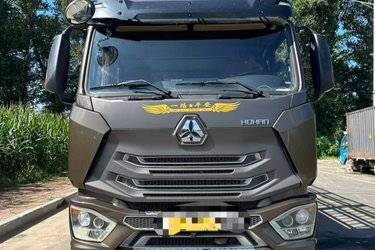 二手中国重汽 豪瀚J5G中卡 重载版 240马力 4X2 6.75米栏板载货车(国五) 单桥 一汽二手载货车 黄牌