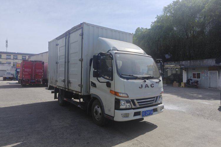 江淮帅铃 132马力 载货车