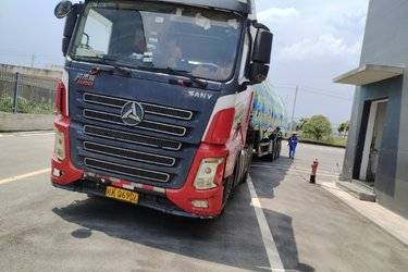 二手三一集团 英杰版 500马力 6X4牵引车(国五) 双驱 潍柴二手牵引车 黄牌图片